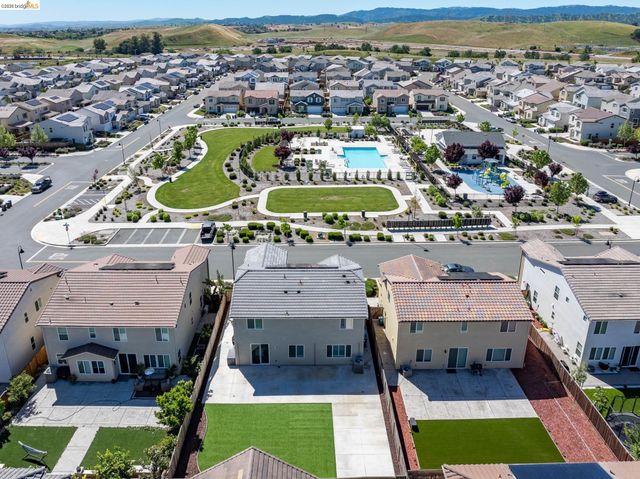5591 Saddle Rock Ln, Antioch, CA 94531
