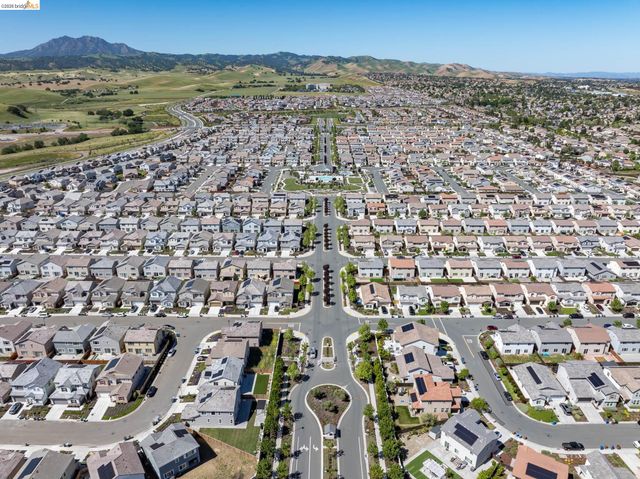 5591 Saddle Rock Ln, Antioch, CA 94531