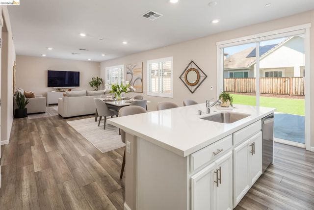 5591 Saddle Rock Ln, Antioch, CA 94531