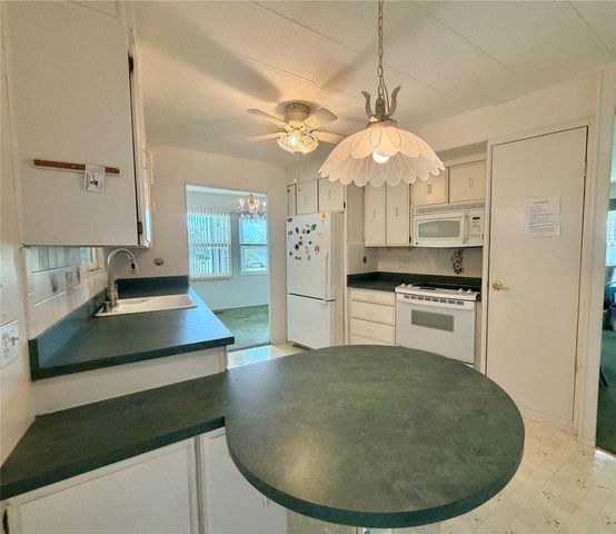132 TAMARISK WAY, Leesburg, FL 34748