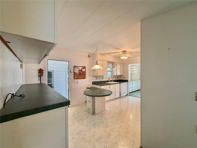 132 TAMARISK WAY, Leesburg, FL 34748