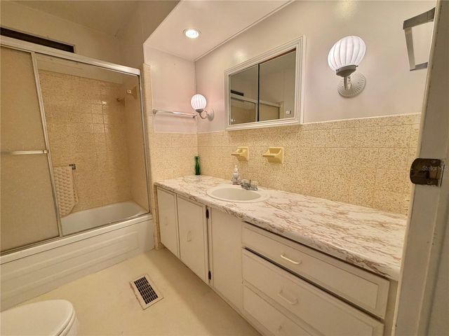 132 TAMARISK WAY, Leesburg, FL 34748