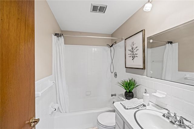 1172 Indian Church Road 16, West Seneca, NY 14224