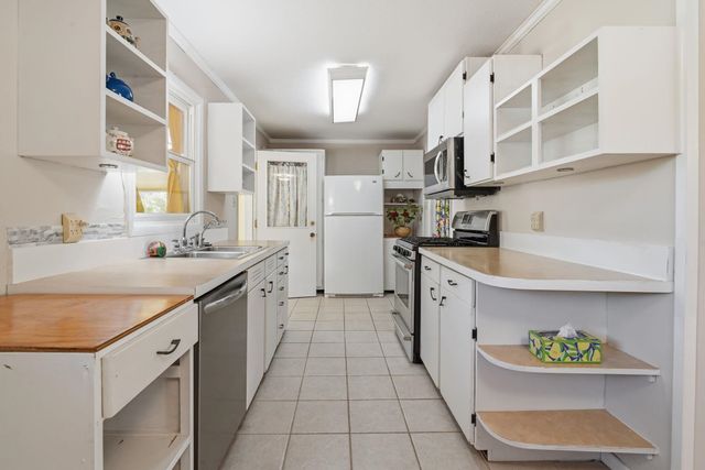 712 Yucca Ave., Myrtle Beach, SC 29577