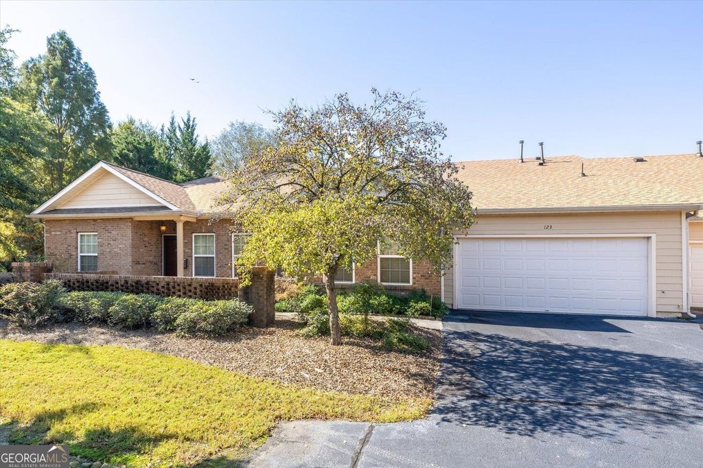 123 Villa Park Circle, Stone Mountain, GA 30087 — exterior