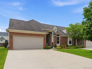 57549 Windmill Point, Lyon Charter Township, MI 48165