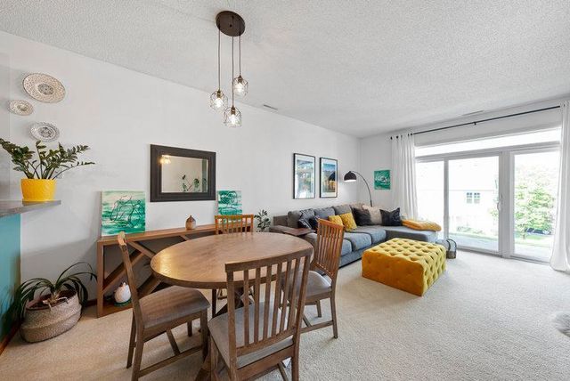 849 Providence Drive, Shakopee, MN 55379