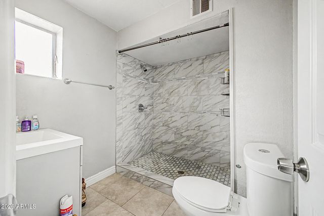 5827 W MONTECITO Avenue, Phoenix, AZ 85031