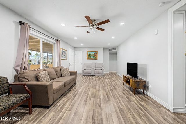 5827 W MONTECITO Avenue, Phoenix, AZ 85031