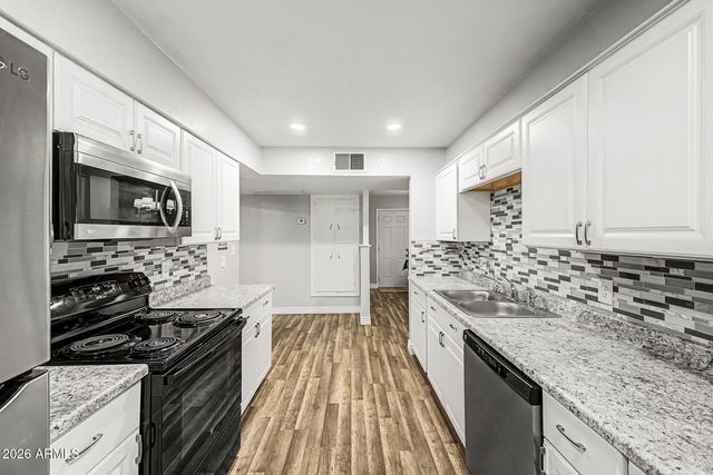 5827 W MONTECITO Avenue, Phoenix, AZ 85031