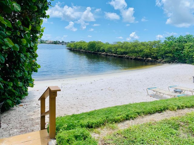 1100 Scotia Drive 102, Hypoluxo, FL 33462