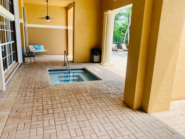 1100 Scotia Drive 102, Hypoluxo, FL 33462