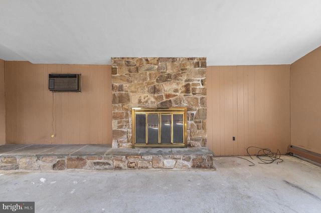 302 GARTH RD, Oreland, PA 19075