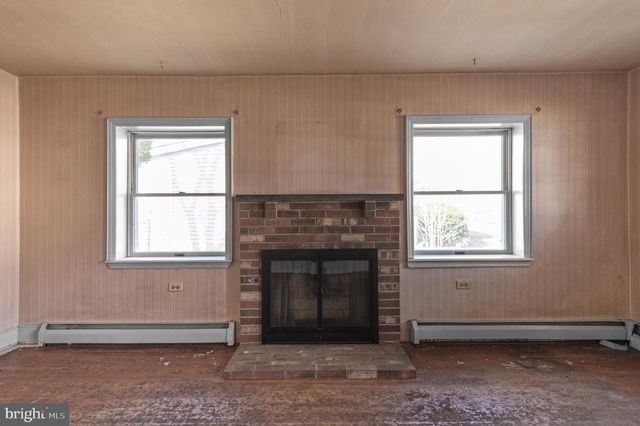 302 GARTH RD, Oreland, PA 19075