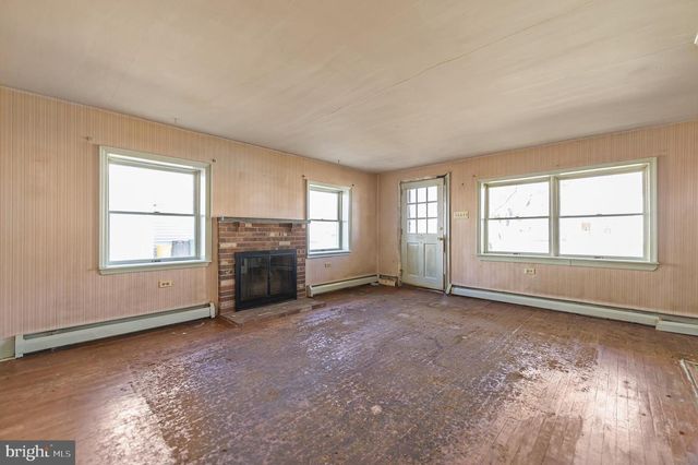 302 GARTH RD, Oreland, PA 19075