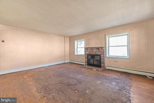 302 GARTH RD, Oreland, PA 19075