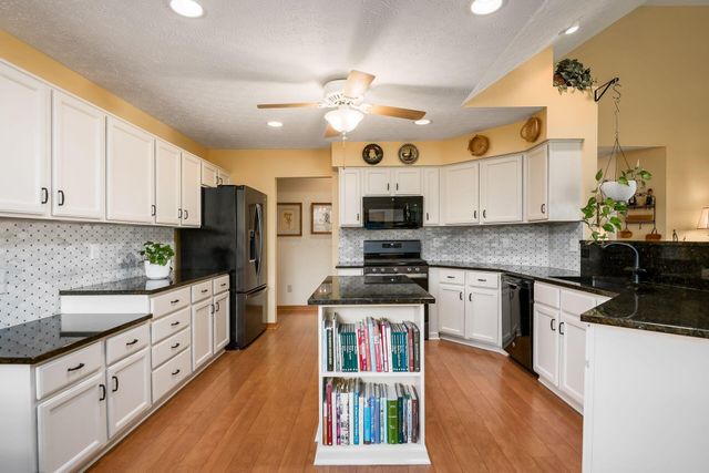 2383 Birch Bark Trail, Grove City, OH 43123