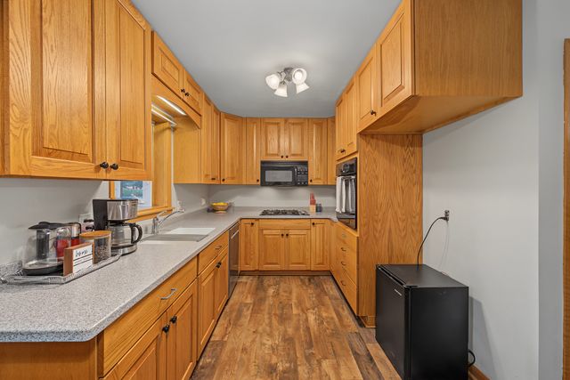 212 Garden Road, Ames, IA 50010