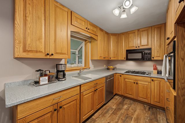 212 Garden Road, Ames, IA 50010