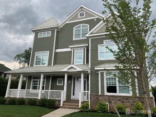 129 Green Street B, Woodbridge Proper, NJ 07095