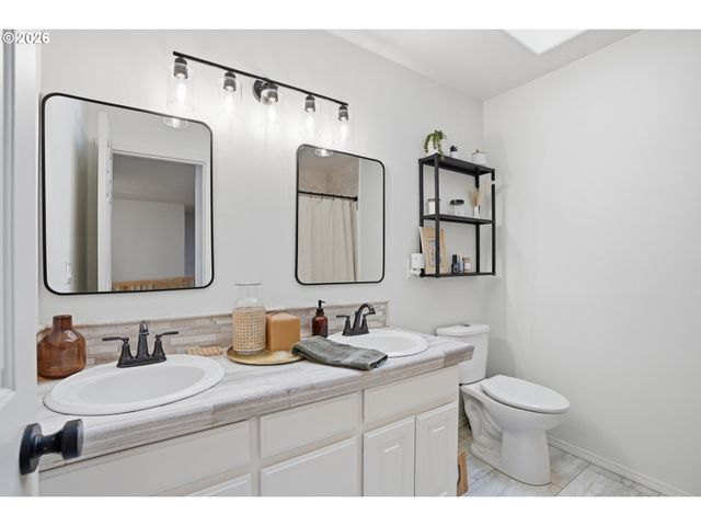 2511 Nw 116TH St, Vancouver, WA 98685