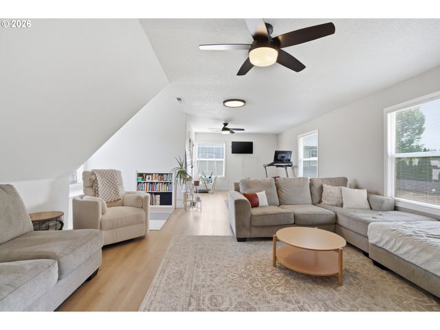 2511 Nw 116TH St, Vancouver, WA 98685