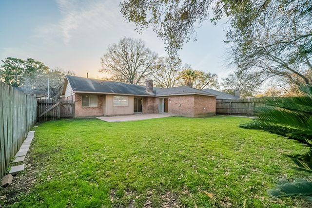 16234 Summer Wind Drive, Houston, TX 77090