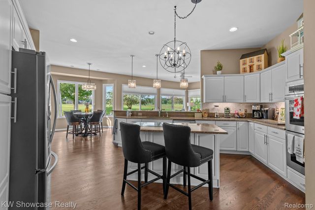 288 Prestwick Trail, Highland Charter Township, MI 48357