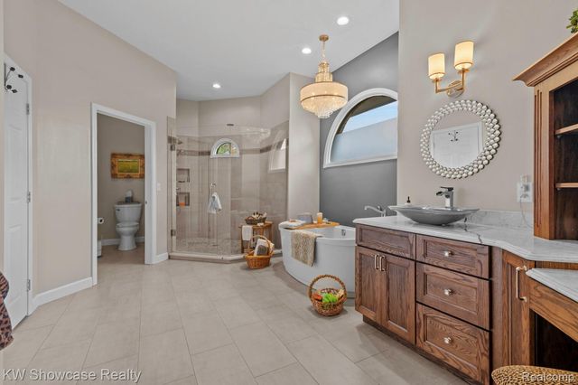 288 Prestwick Trail, Highland Charter Township, MI 48357