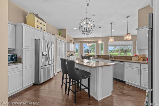 288 Prestwick Trail, Highland Charter Township, MI 48357