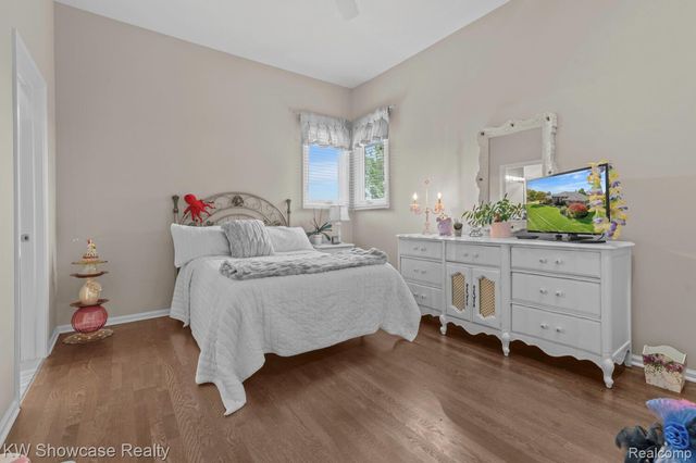 288 Prestwick Trail, Highland Charter Township, MI 48357