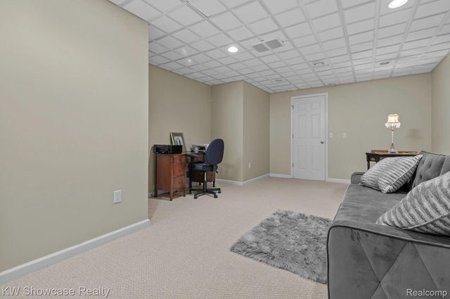 288 Prestwick Trail, Highland Charter Township, MI 48357