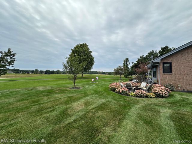 288 Prestwick Trail, Highland Charter Township, MI 48357