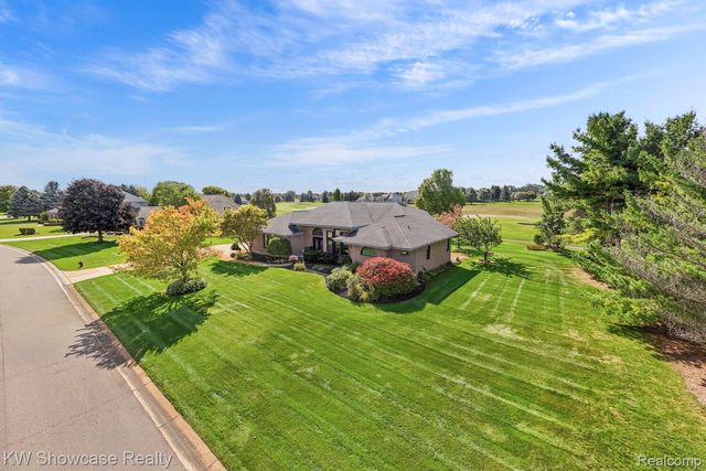 288 Prestwick Trail, Highland Charter Township, MI 48357