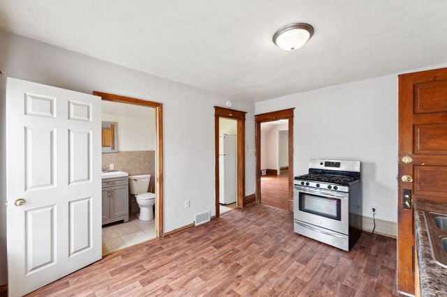 906 5th Street E, Saint Paul, MN 55106