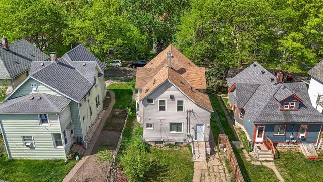 906 5th Street E, Saint Paul, MN 55106