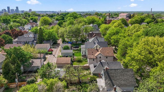 906 5th Street E, Saint Paul, MN 55106