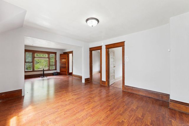 906 5th Street E, Saint Paul, MN 55106