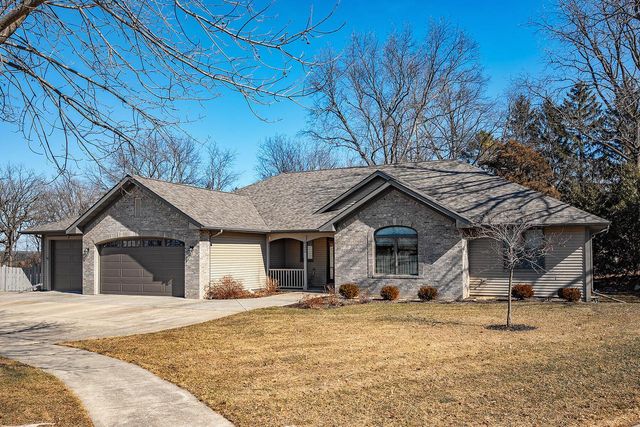432 Stonewall COURT, Burlington, WI 53105