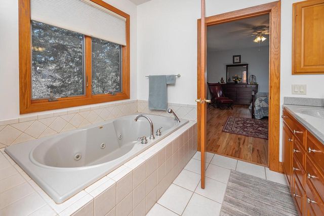 432 Stonewall COURT, Burlington, WI 53105