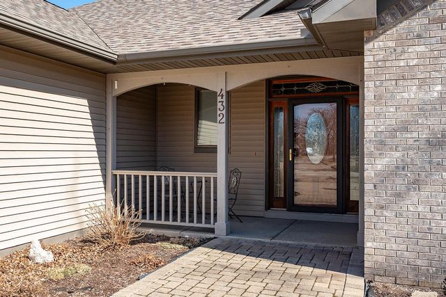 432 Stonewall COURT, Burlington, WI 53105