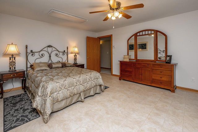 432 Stonewall COURT, Burlington, WI 53105