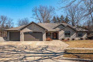 432 Stonewall COURT, Burlington, WI 53105