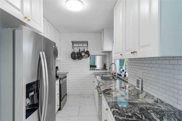 1960 W MARION AVENUE, Punta Gorda, FL 33950