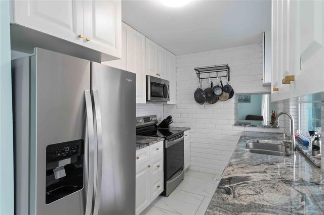 1960 W MARION AVENUE, Punta Gorda, FL 33950