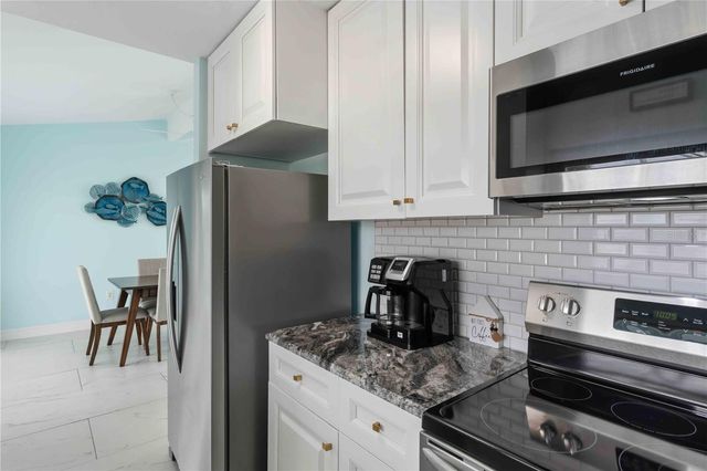 1960 W MARION AVENUE, Punta Gorda, FL 33950