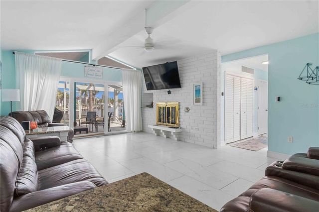 1960 W MARION AVENUE, Punta Gorda, FL 33950