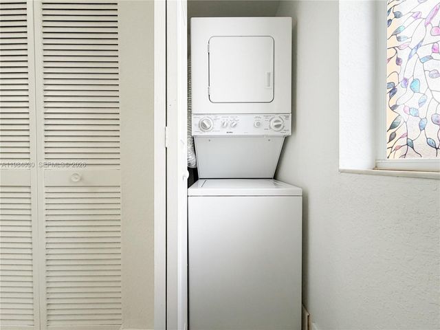 8920 SW 18th St, Miramar, FL 33025