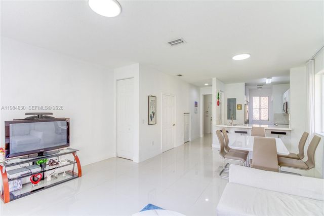 8920 SW 18th St, Miramar, FL 33025