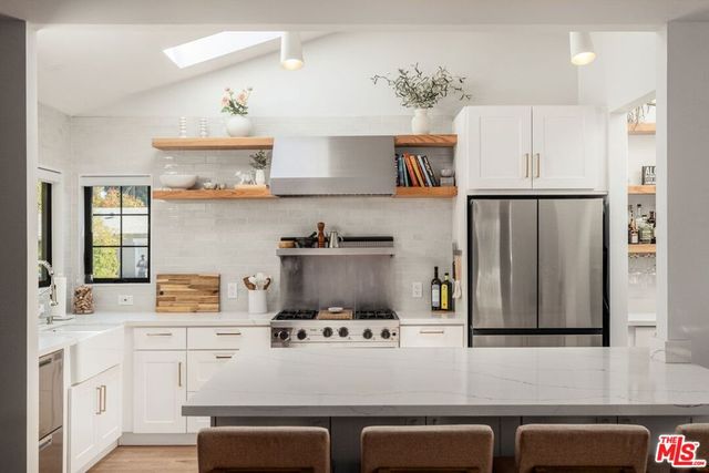 5741 Lemona Avenue, Sherman Oaks, CA 91411